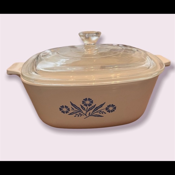 Vintage corningware white w/blue cornflowers 1 1/2 quart baking dish w/glass lid - Picture 1 of 10